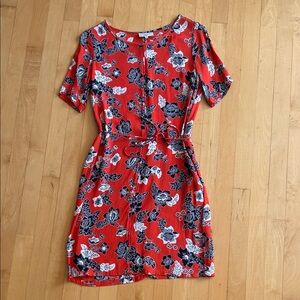 Minimum Red/Orange Floral Short Sleeve Mini Dress with Black & White Print